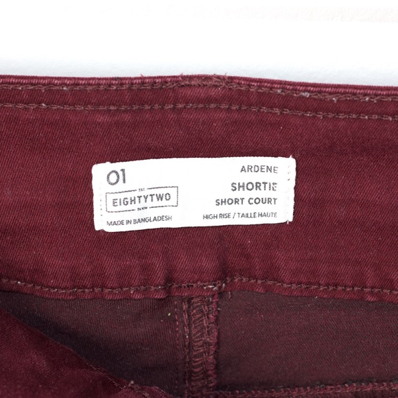 Red shorts, high rise shortie with 3 buttons, size 01 , Brand Ardene - Picture 5 of 10